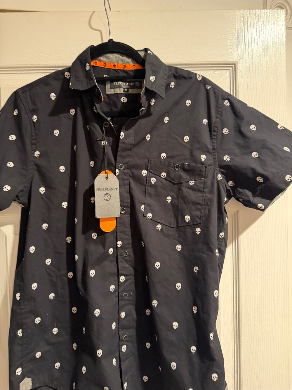 Free Planet Black Short-Sleeve Button-Up Shirt with White Skull Print